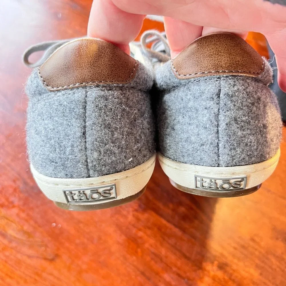 Taos Starburst Wool Sneakers- Size 9.5‎
